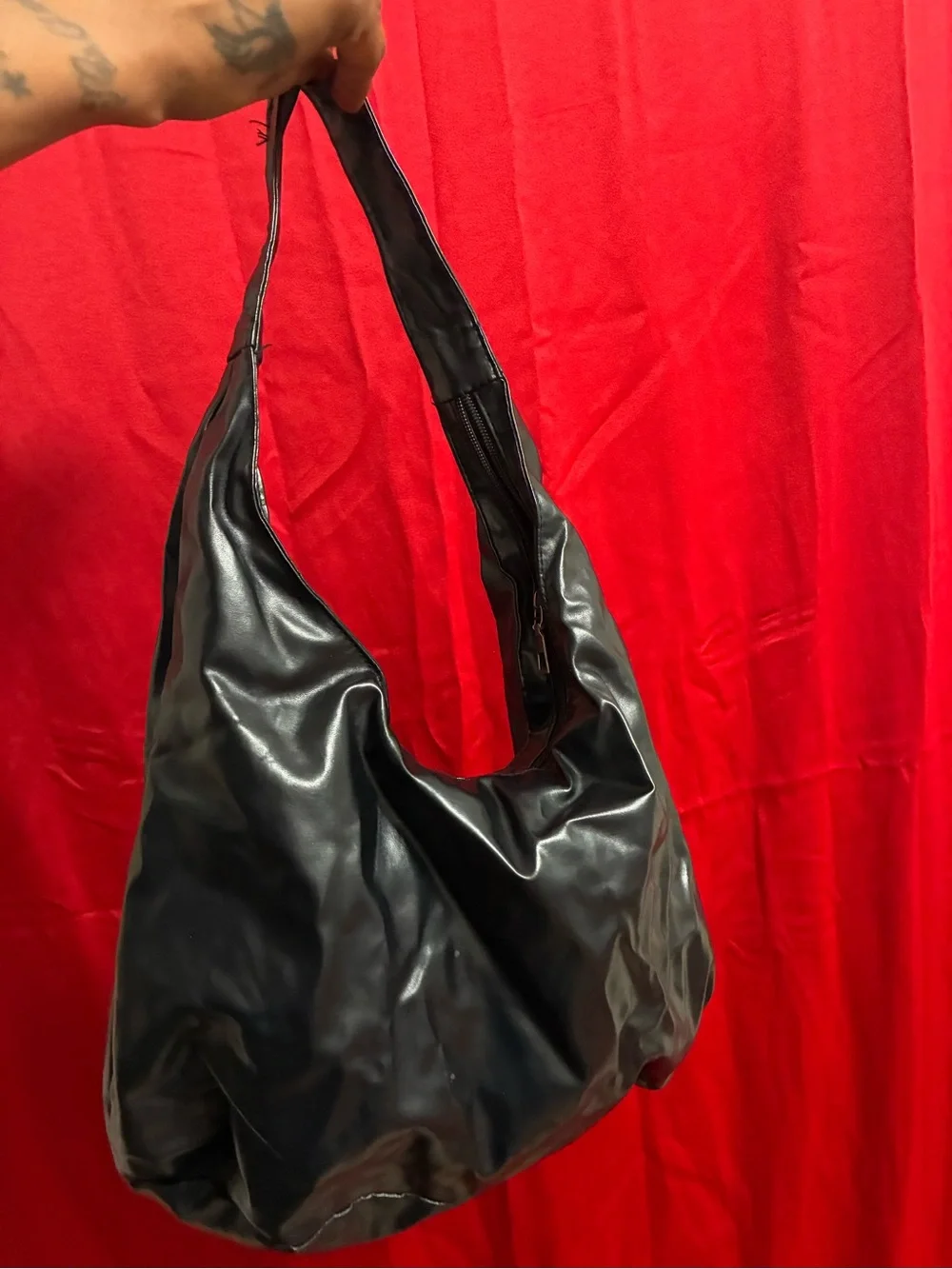 Worn and torn un branded bag Classic Black Leather Hobo Shoulder Bag - Unbranded